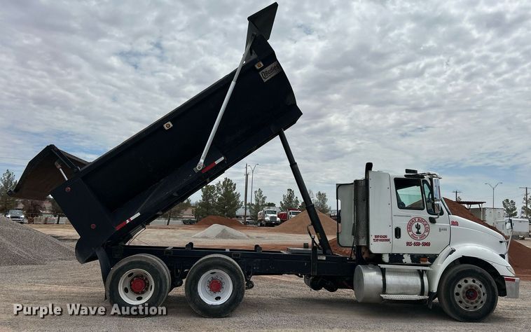 image for item EQ0501 2006 International RF027 dump truck