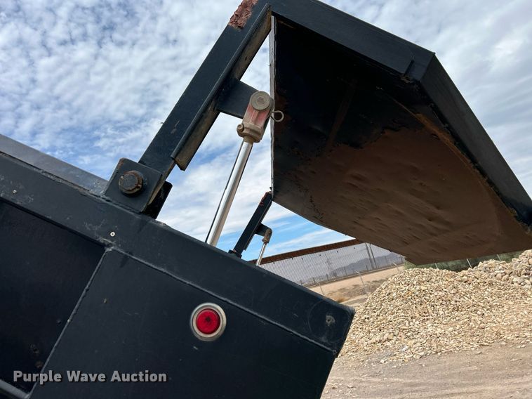 image for item EQ0501 2006 International RF027 dump truck