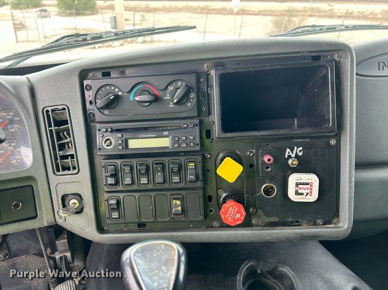 image for item EQ0501 2006 International RF027 dump truck