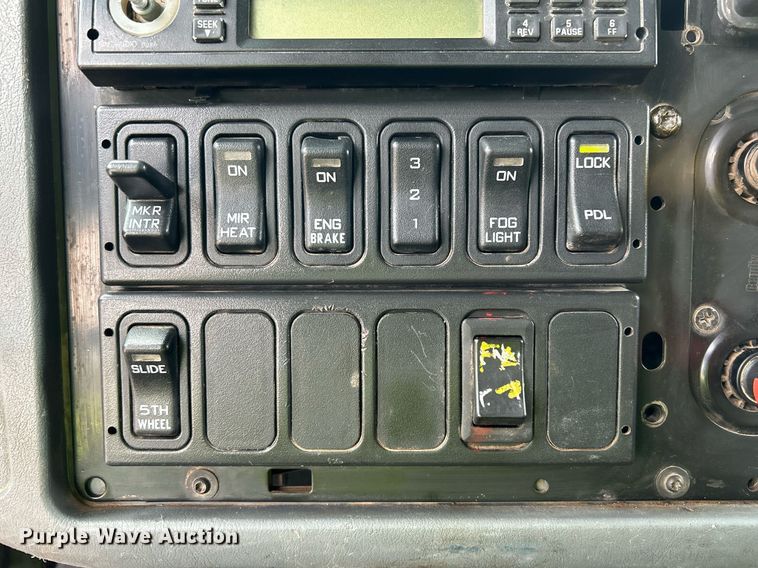 image for item EQ0501 2006 International RF027 dump truck