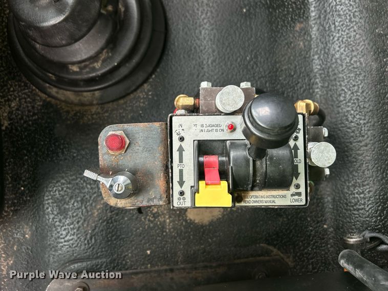 image for item EQ0501 2006 International RF027 dump truck