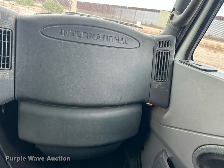 image for item EQ0501 2006 International RF027 dump truck