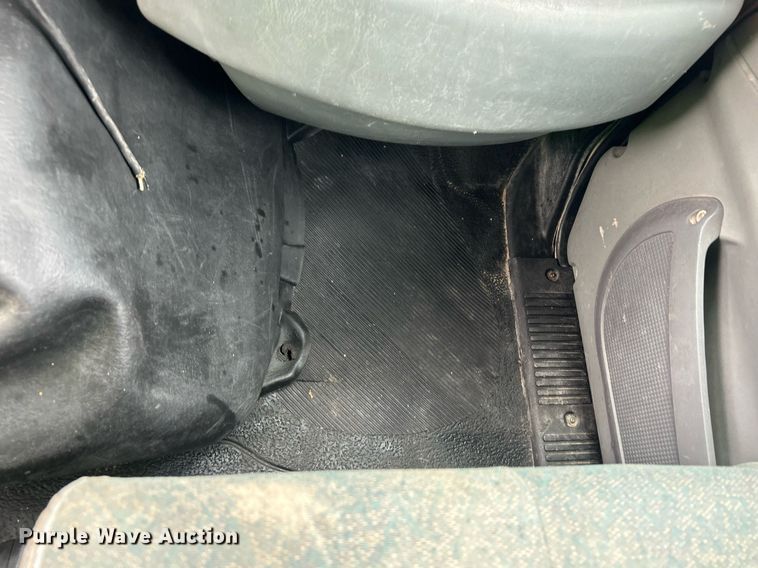 image for item EQ0501 2006 International RF027 dump truck