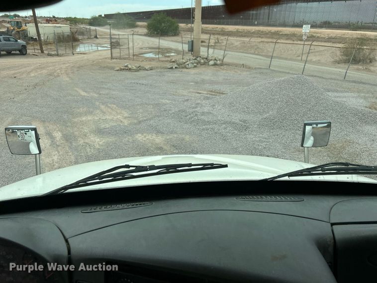 image for item EQ0501 2006 International RF027 dump truck