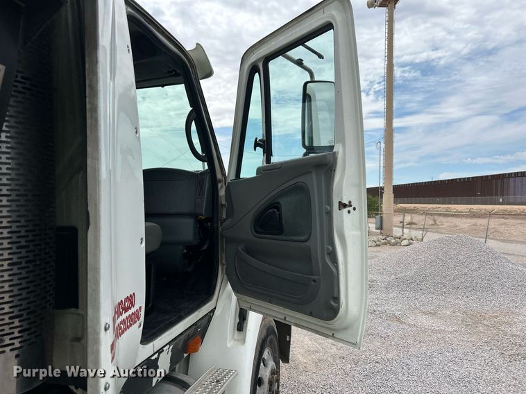 image for item EQ0501 2006 International RF027 dump truck