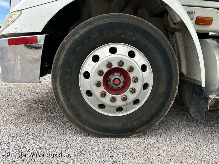 image for item EQ0501 2006 International RF027 dump truck