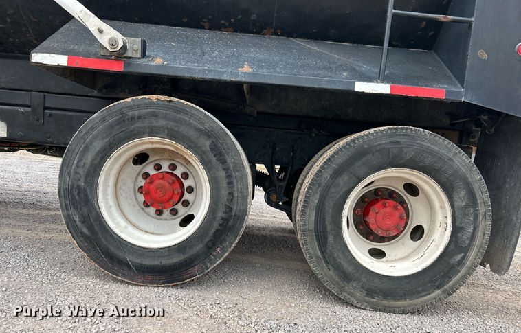 image for item EQ0501 2006 International RF027 dump truck