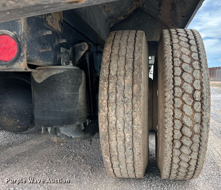 image for item EQ0501 2006 International RF027 dump truck