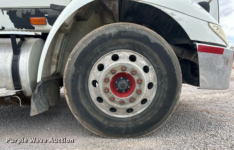 image for item EQ0501 2006 International RF027 dump truck