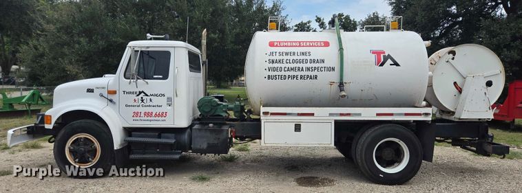 image for item EQ4065 1997 International 4700 vacuum truck