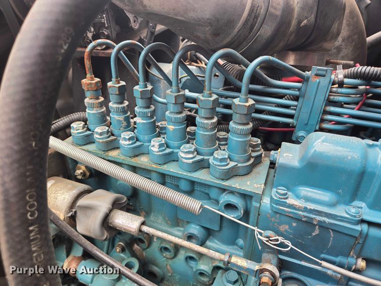 image for item EQ4065 1997 International 4700 vacuum truck