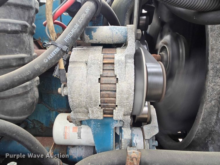 image for item EQ4065 1997 International 4700 vacuum truck