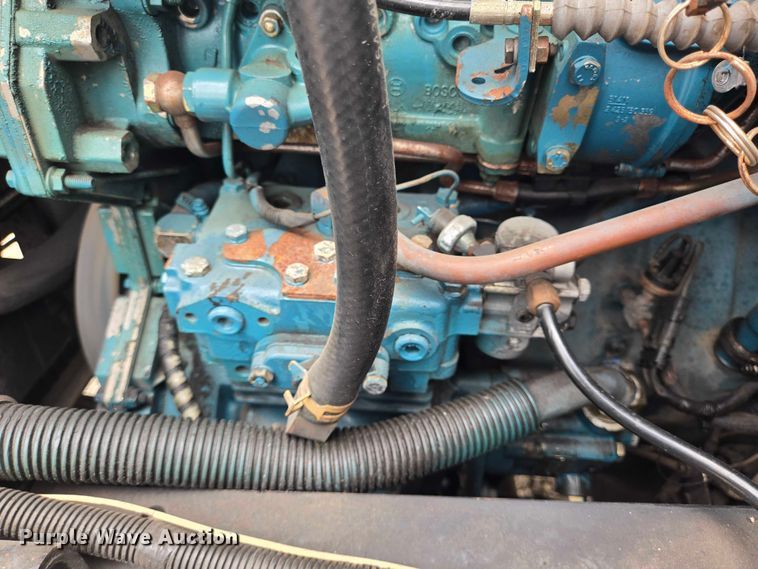 image for item EQ4065 1997 International 4700 vacuum truck