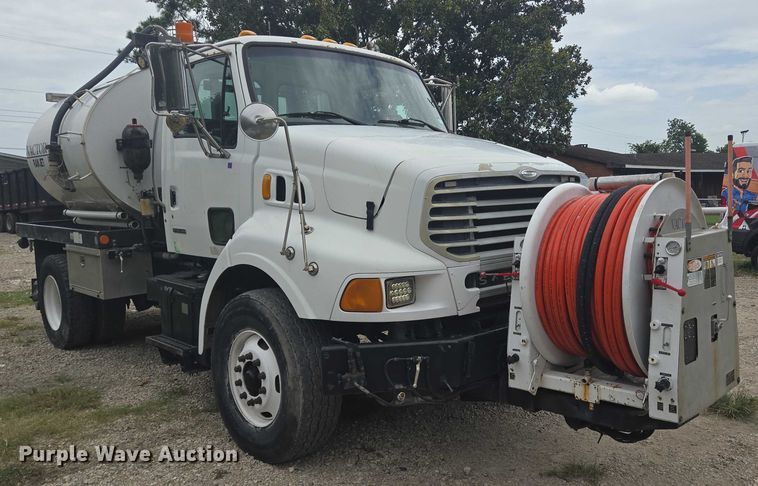image for item EQ4067 2001 Sterling sewer jetter truck