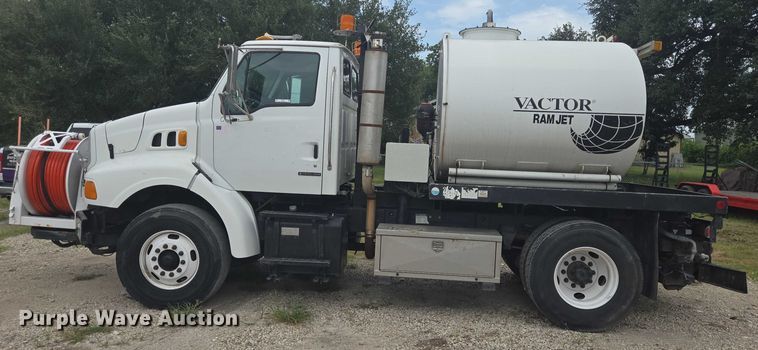 image for item EQ4067 2001 Sterling sewer jetter truck