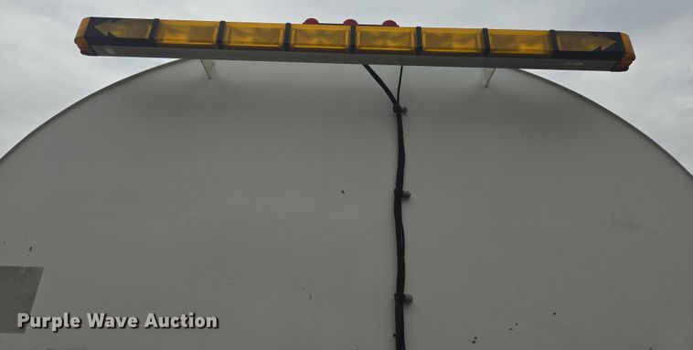 image for item EQ4067 2001 Sterling sewer jetter truck