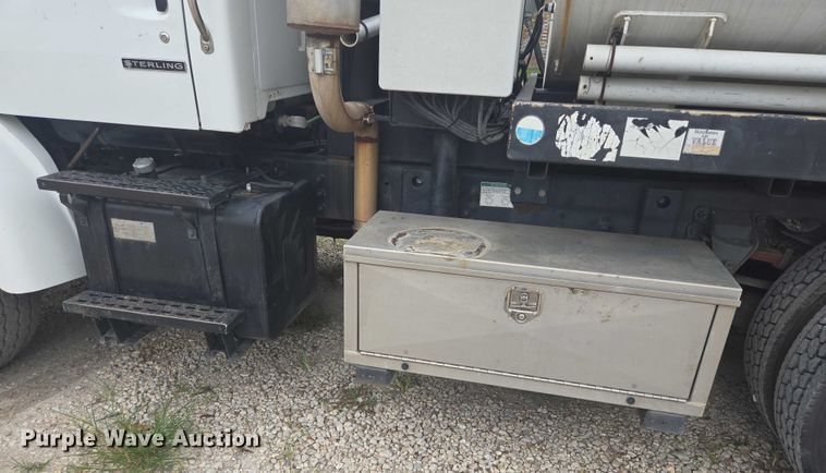 image for item EQ4067 2001 Sterling sewer jetter truck