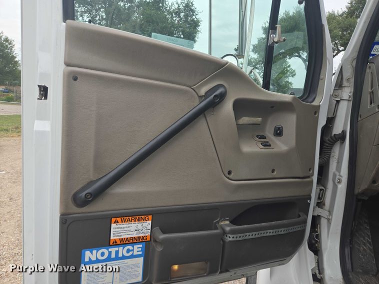 image for item EQ4067 2001 Sterling sewer jetter truck