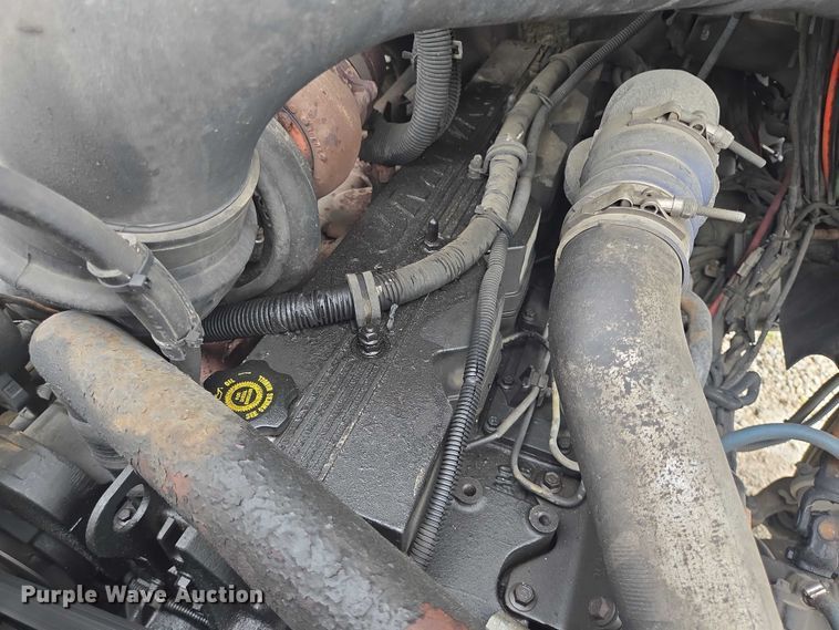 image for item EQ4067 2001 Sterling sewer jetter truck