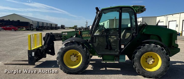 image for item ER2090 2002 John Deere 3400 telehandler