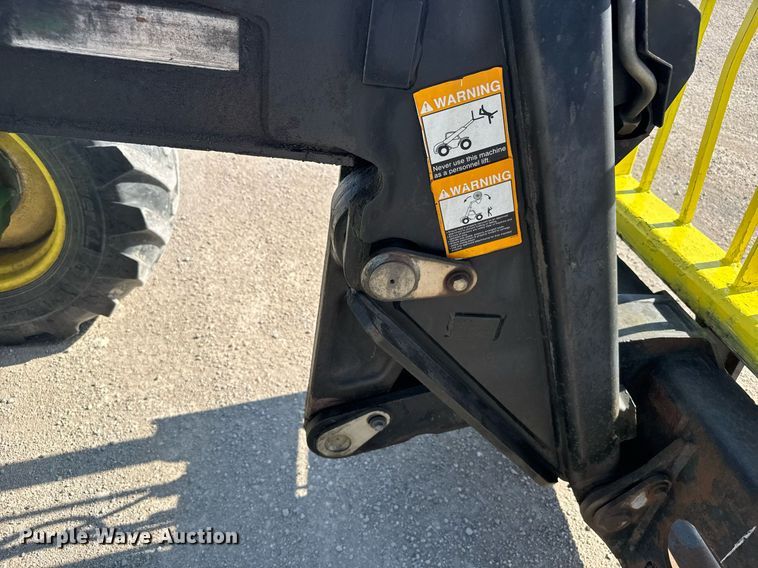 image for item ER2090 2002 John Deere 3400 telehandler