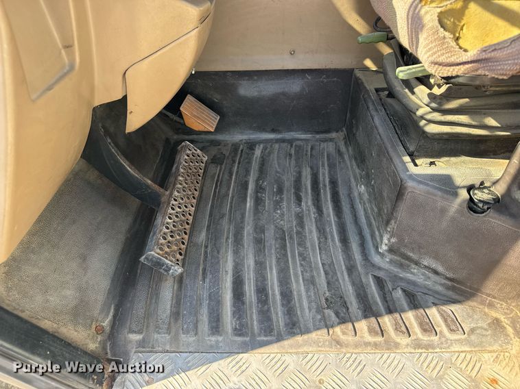 image for item ER2090 2002 John Deere 3400 telehandler