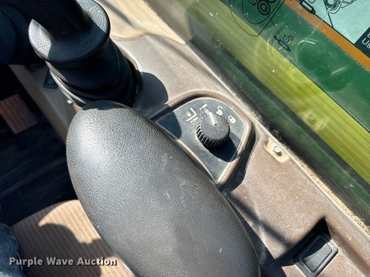 image for item ER2090 2002 John Deere 3400 telehandler