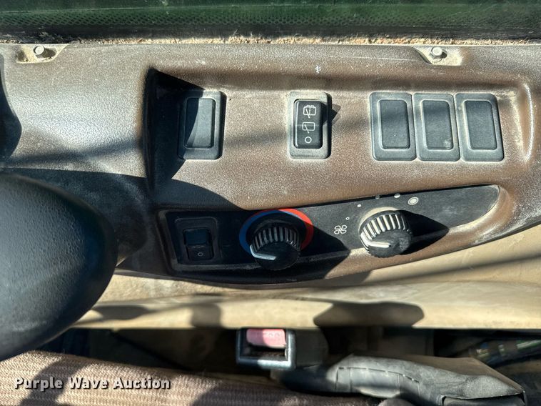 image for item ER2090 2002 John Deere 3400 telehandler