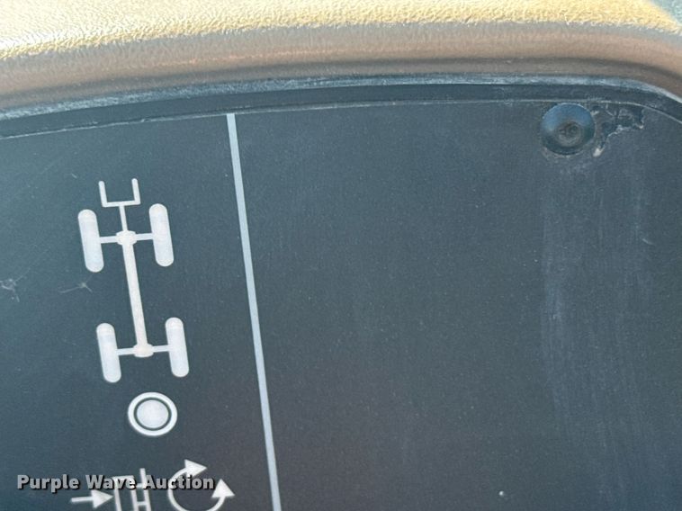 image for item ER2090 2002 John Deere 3400 telehandler