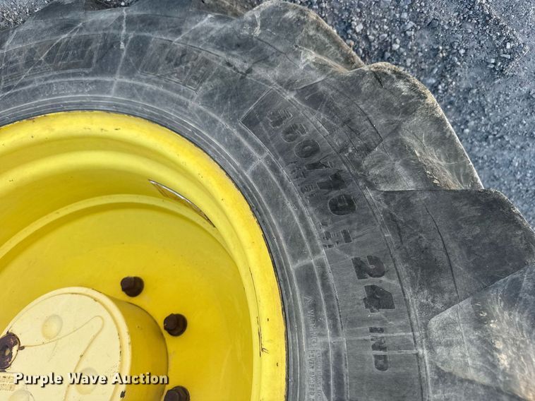 image for item ER2090 2002 John Deere 3400 telehandler