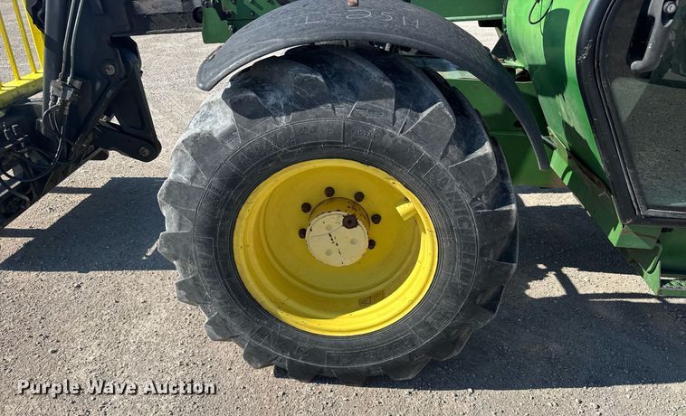 image for item ER2090 2002 John Deere 3400 telehandler