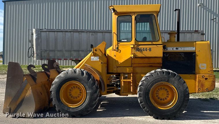 image for item ER2091 1980 John Deere 544B wheel loader