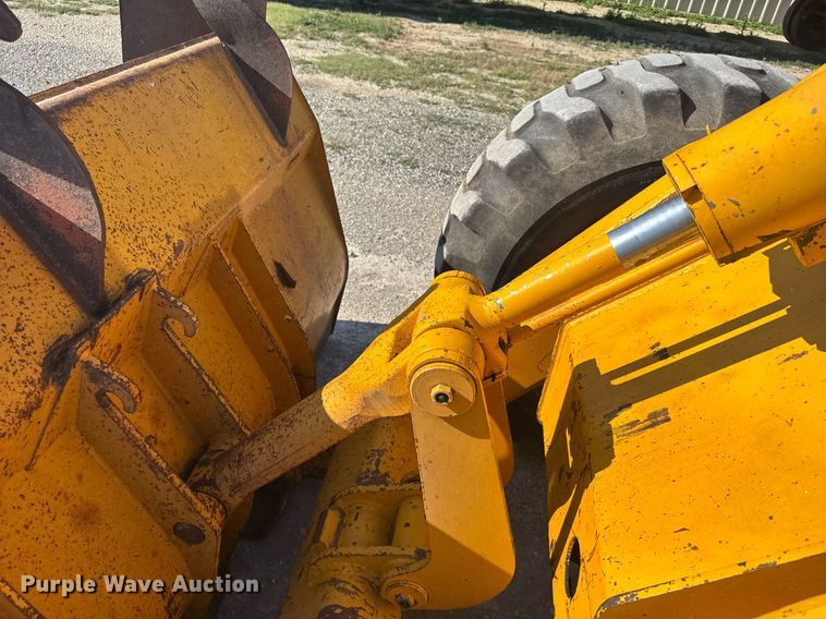 image for item ER2091 1980 John Deere 544B wheel loader