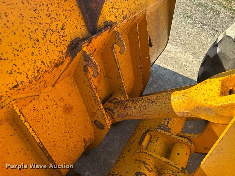 image for item ER2091 1980 John Deere 544B wheel loader