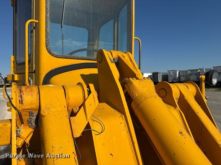 image for item ER2091 1980 John Deere 544B wheel loader