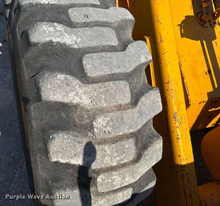 image for item ER2091 1980 John Deere 544B wheel loader