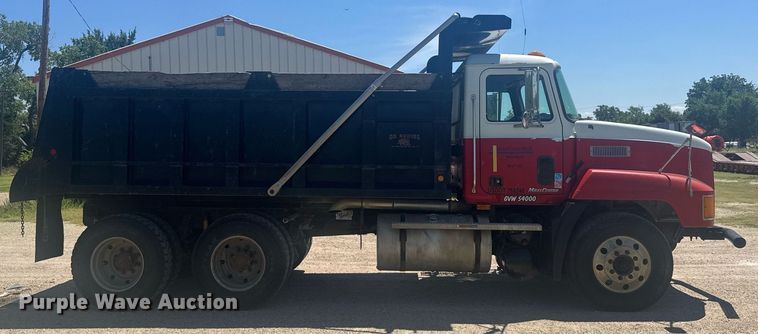 image for item ER2140 1998 Mack CH613 dump truck