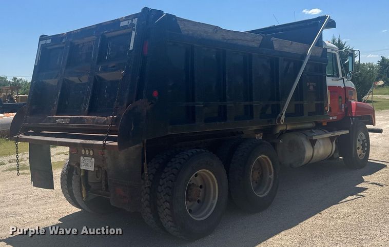 image for item ER2140 1998 Mack CH613 dump truck