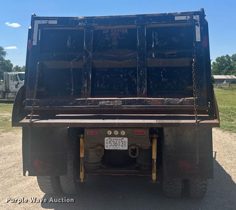 image for item ER2140 1998 Mack CH613 dump truck