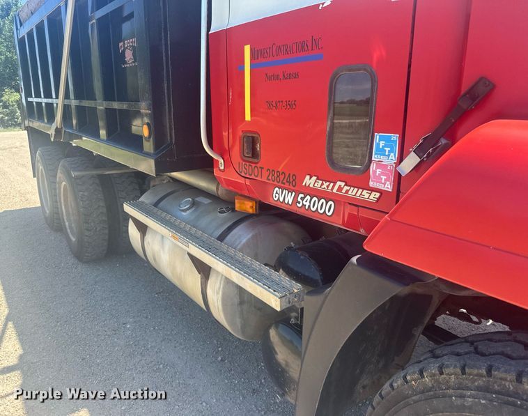 image for item ER2140 1998 Mack CH613 dump truck