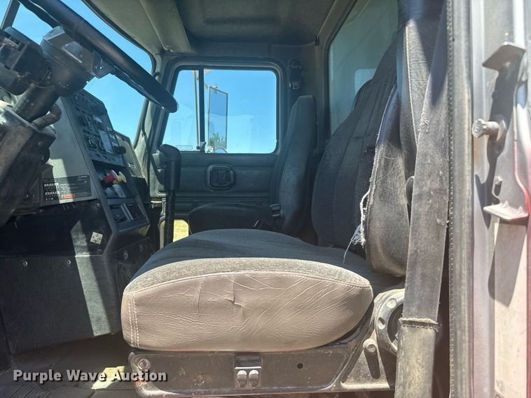 image for item ER2140 1998 Mack CH613 dump truck