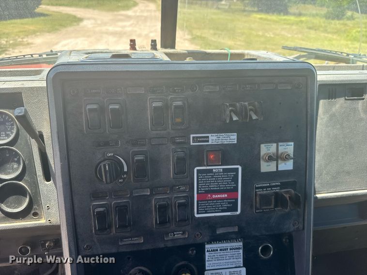 image for item ER2140 1998 Mack CH613 dump truck