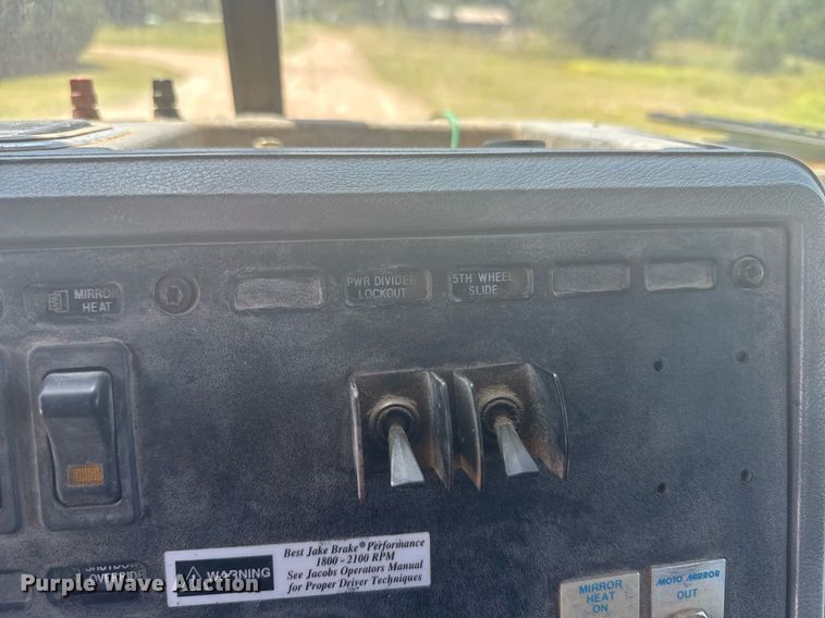 image for item ER2140 1998 Mack CH613 dump truck