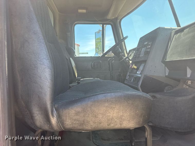 image for item ER2140 1998 Mack CH613 dump truck