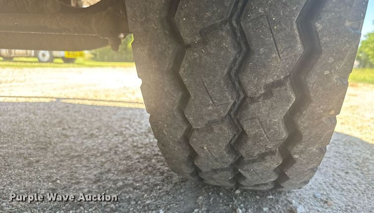 image for item ER2140 1998 Mack CH613 dump truck