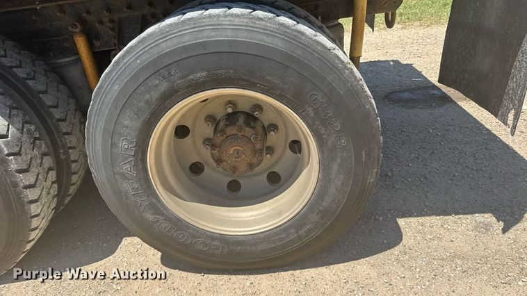 image for item ER2140 1998 Mack CH613 dump truck