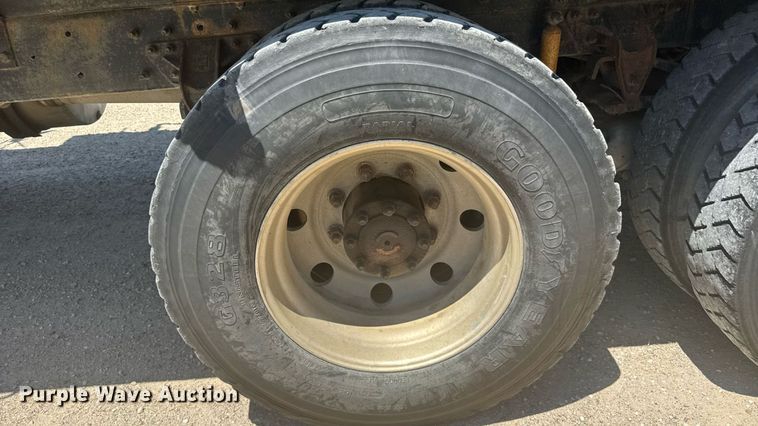 image for item ER2140 1998 Mack CH613 dump truck