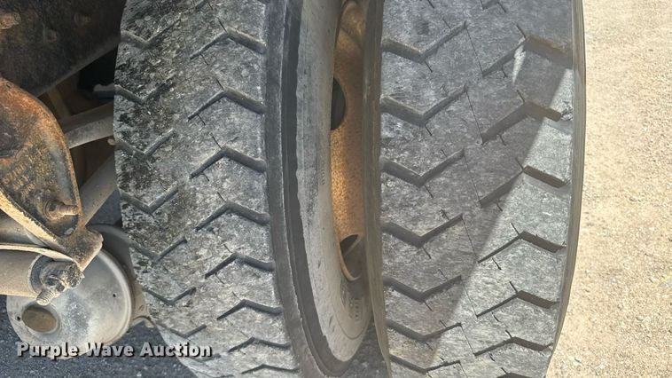 image for item ER2140 1998 Mack CH613 dump truck