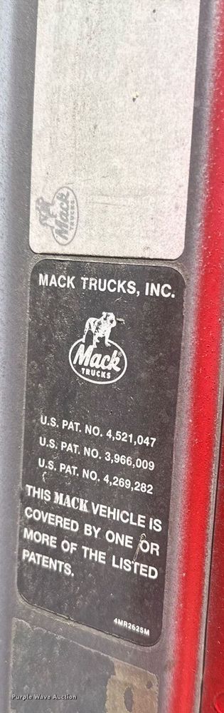 image for item ER2140 1998 Mack CH613 dump truck