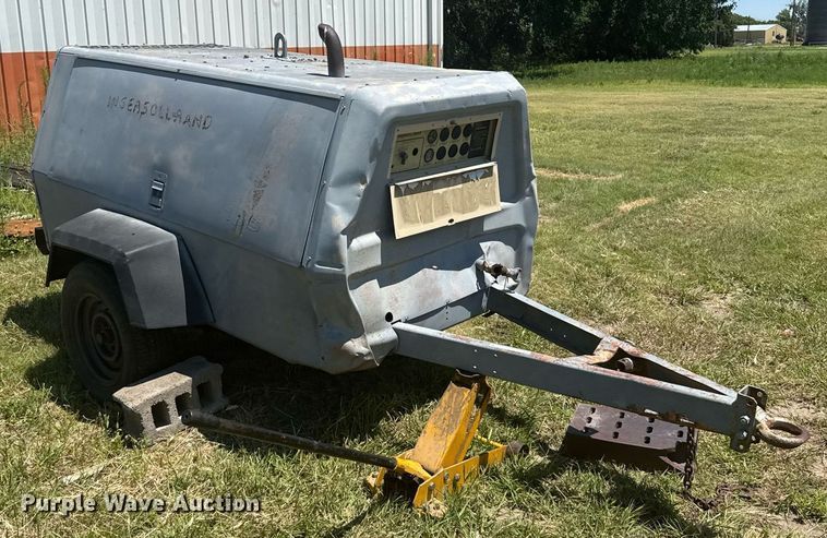 image for item ER2141 1995 Ingersoll-Rand P185WJD air compressor